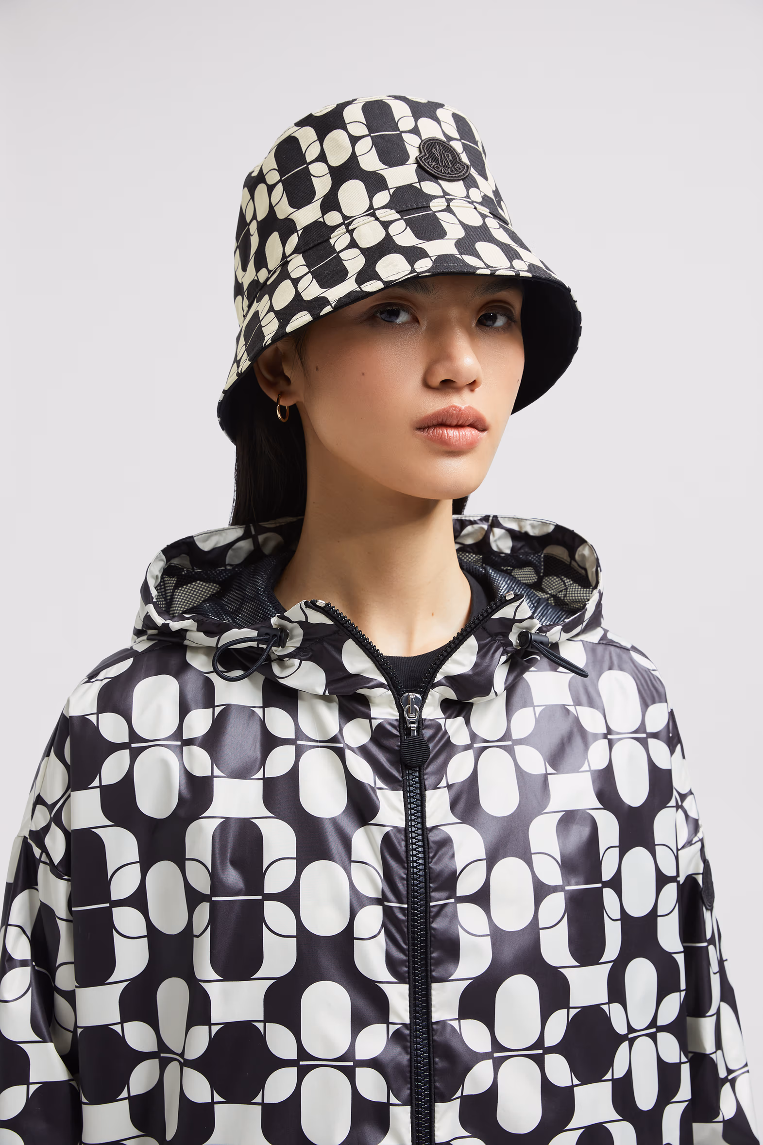 Bob réversible en toile de coton Femmes Noir & Blanc Moncler 2
